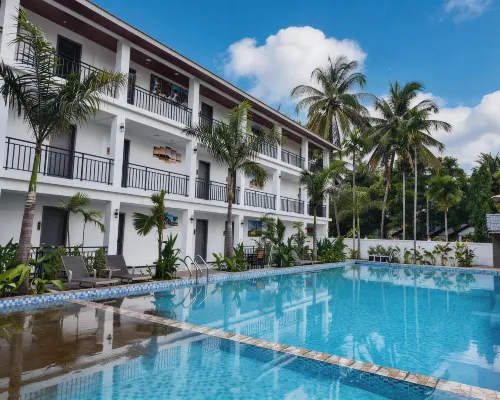 NAMKHAN SCENIC HOTEL バンパノム周辺のホテル