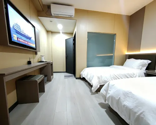 Xinyue Hotel Hotels in Lingtai