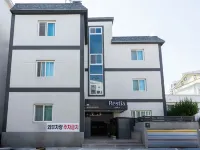 江陵站Restia飯店 安木海灘（Anmok Beach）附近的飯店