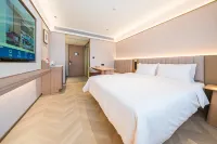 Starway Hotel (Xinzhou Ancient City North Gate) - parking