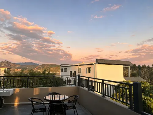 Luofu Mountain Waterside Retreat - 2-Star