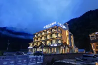 Elysian Heights Hotel - parking