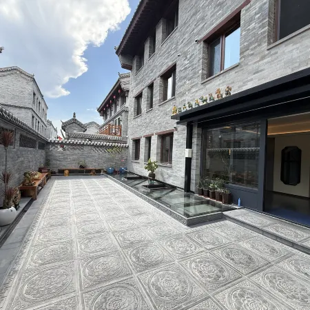 Yunji Ge· Colored Glaze· Courtyard Homestay