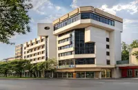 Woniu Manbu Hotel (Guangyuan High-Speed Railway Station) - 2-Star