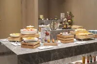 Home Inn Hotel (Yi Hongcun Scenic Area) - parking