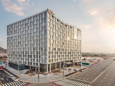 Ramada Encore by Wyndham Gimpo HAN River Hotel
