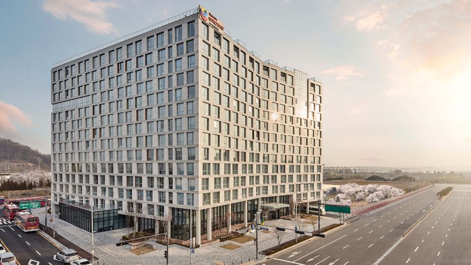 Ramada Encore by Wyndham Gimpo HAN River Hotel