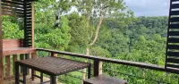 Valley Lodge - parking