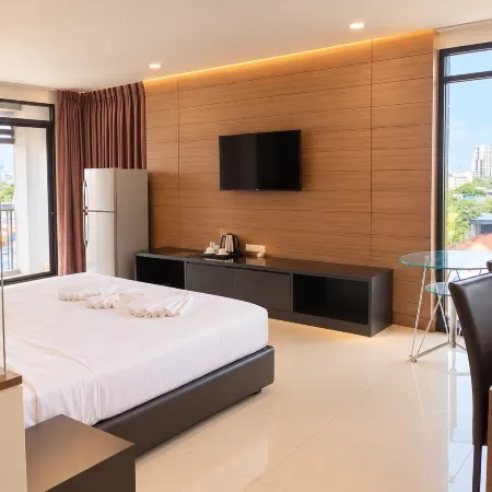 Starlight Hotel Pattaya (Formerly Le Vernissage)