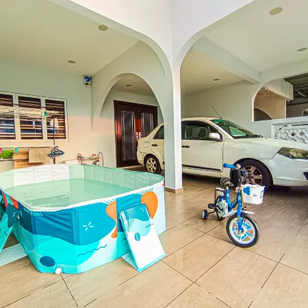 Modern Home BBQ Event Pool at Melaka by HCK