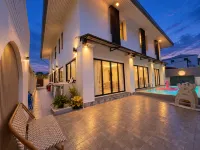 TATA 7BR Private Pool Villa Pattaya - balcony