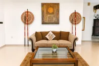 SkyPort Villa - Villas