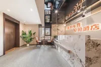 Lecheng E-sports Homestay (Qingzhen Junyue International) - Pysäköinti