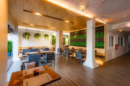 โรงแรมรักไทย  โรงแรมใกล้ฮีส แอนด์ เฮอ เทเลอส์ เฮ้าส์