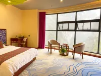 Koi Mountain Cliff Lodge · Cliff Hotel