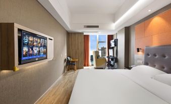 IGenie Love Elf·Wanzhao E-sports Hotel (Chengdu Dafeng Phoenix Mountain Sports Park)