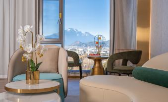 Caizu Holiday Hotel Lijiang Yulong (Railway Station)