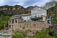 Banshan Tingyu Boutique Designer Homestay (Xinxiang Huixian Shanglajiang Village Branch) Hotel a Huixian