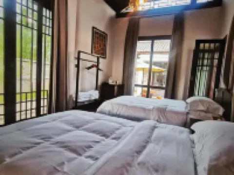 Weilan Jian · Yayan (Guiding Jinhaixueshan Yinzhai) Hotels in Guiding County