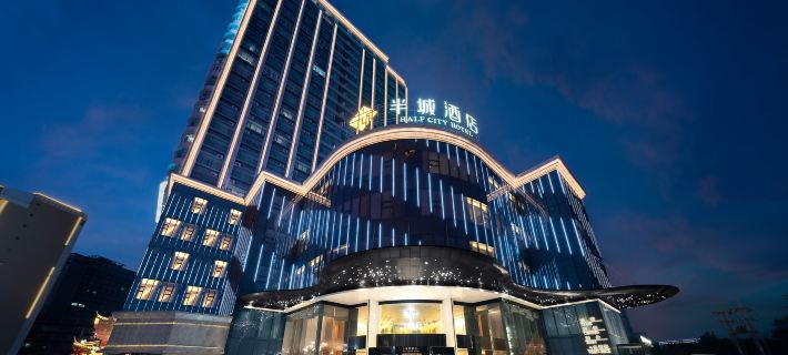 Half city Korla Hotel（Swan Lake Scenic Area） Отели в г. Корла