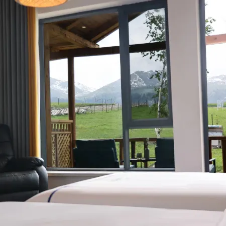 Joan Kushtai Xueyao Homestay