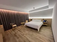Floral Hotel·Luyixiang Village hotel (Jiujiang Lushan Beihai Resort Area) Hotels in Jiujiang