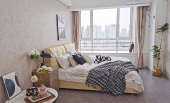 Funuo Light Luxury Apartment (Shenyang Station Taiyuan Street Branch)