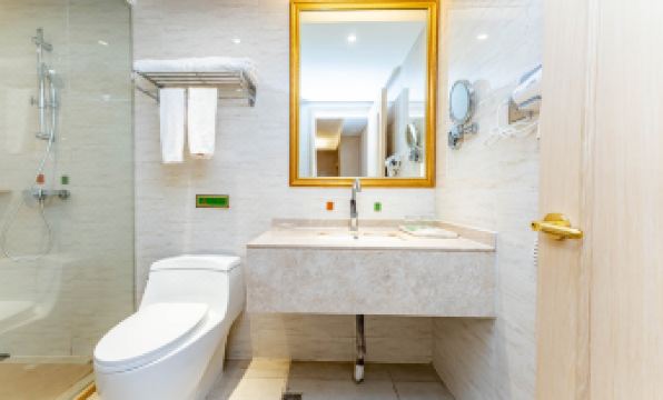 Vienna international Hotel (Qingdao East Road, Wusi Square, Wanxiang City)