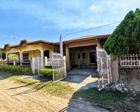 Albert's Transient House Hotels in Calatagan