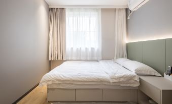 YOUNG Serviced Hotel (Shanghai World Expo Exhibition & Convention Center)