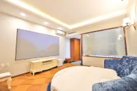Happy Palace Hotel