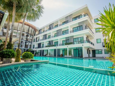 โรงแรม เดอะ พาโก้ ดีไซด์ ภูเก็ต