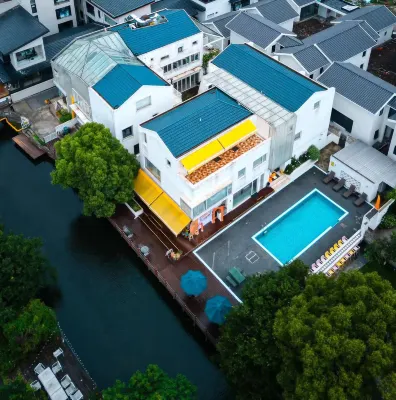 Shuguo Jule Xinglv Hostel - Rooftop Pools