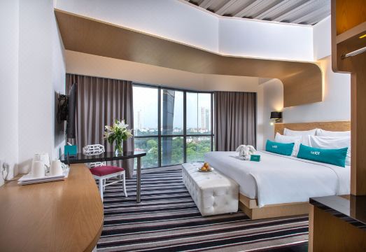 더 101 자카르타 세다유 다르마왕사