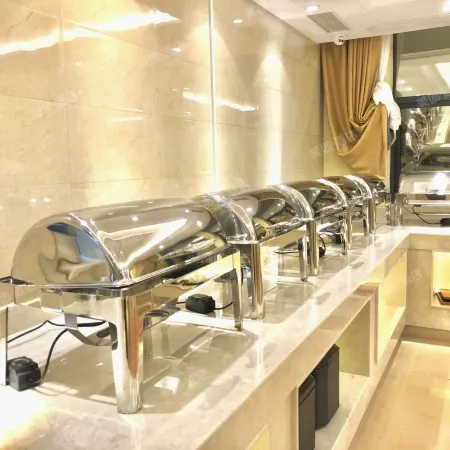 Vienna International Hotel (Liling Lujiang New City, High-speed Railway Station)