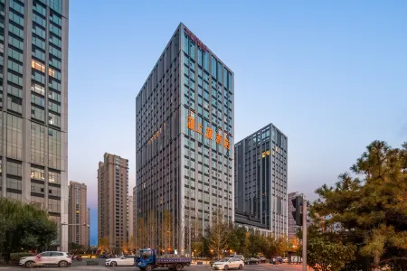 Hushanghu Hotel (Taiyuan Jinyang Lake Red Lantern Stadium) Отели рядом с достопримечательностью «Taiyuan Botanical Garden»