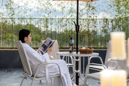 Manhaosi Xiyuan Mansion (Conghua Hot Spring Tourist Area) Отели рядом с достопримечательностью «Fengyunling Forest Park»