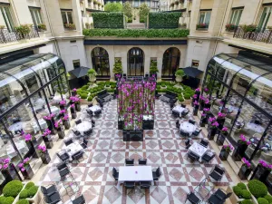 Four Seasons Hotel George V Paris