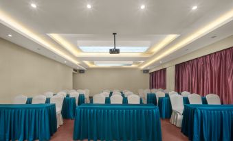 Three Room Chain Hotel (Loudi Railway Station Vocational and Technical College)