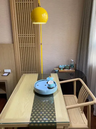 Richun Teaism Hotel Отели рядом с достопримечательностью «Fashi Zhenwu Temple»