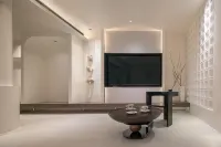 Mochi Luxury River View Resort Hotel (Yangshuo Xingping Ancient Town Li River Scenic Area)