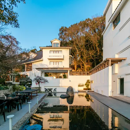 Putuo Mountain Luojia Xugu Collection Hotel