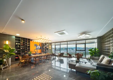 Zhangjiajie Fanbowan Hotel (Tianmen Mountain National Forest Park Dayong Ancient City Branch) Отели рядом со станцией Zhangjiajie West Station