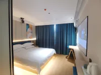 Heju Hotel (Shaoxing Keyan Scenic Area Light Textile City Curtain Market Store)