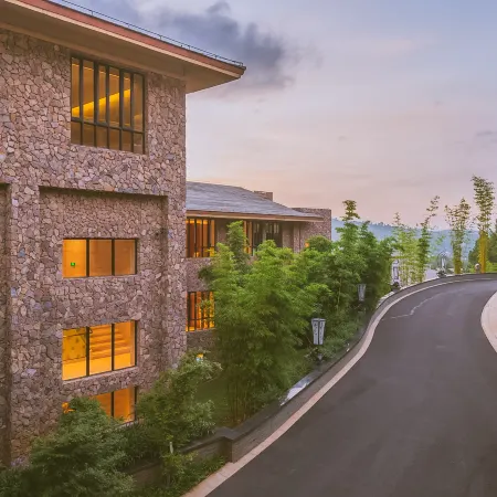 Jinfang Hot Spring Banshan Hotel