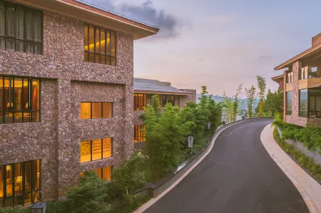 Jinfang Hot Spring Banshan Hotel Отели в г. Аньнин