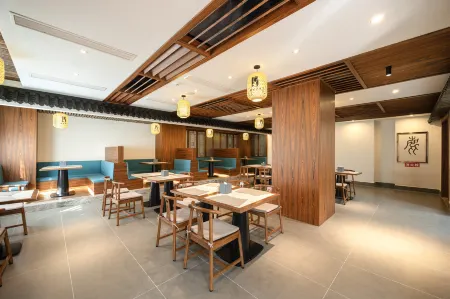 Yunli Luming Отели рядом с достопримечательностью «Lingying Temple»