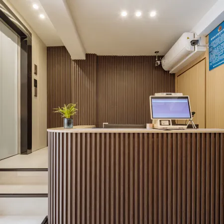 Huayu Light Hotel (Keqiao RT-Mart Pearl Square Subway Station Branch)