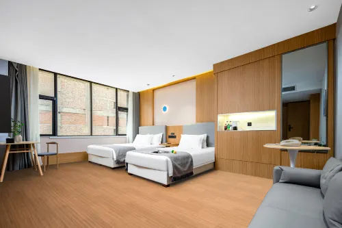 Radisson Hotel (Huainan Railway Station Business and Culture Square Branch) - 2 ดาว