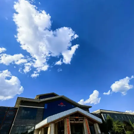 Lingshi Hongyuan Leisure Club (Jinzhong Wang Family Courtyard)